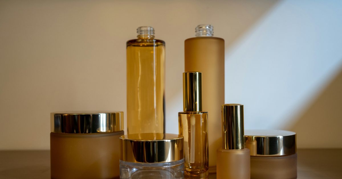 Produtos de skincare usados em uma rotina de cuidados com a pele